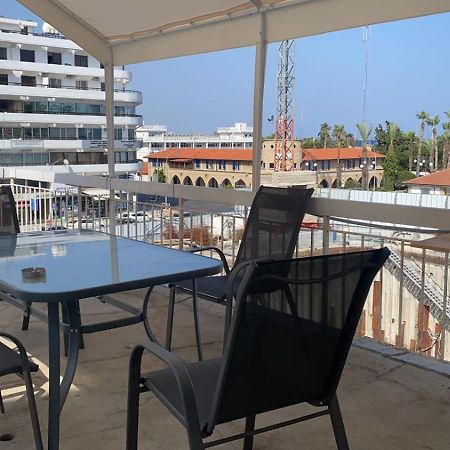 Unique City Hostel 100 Meters From Beach Ларнака Екстер'єр фото